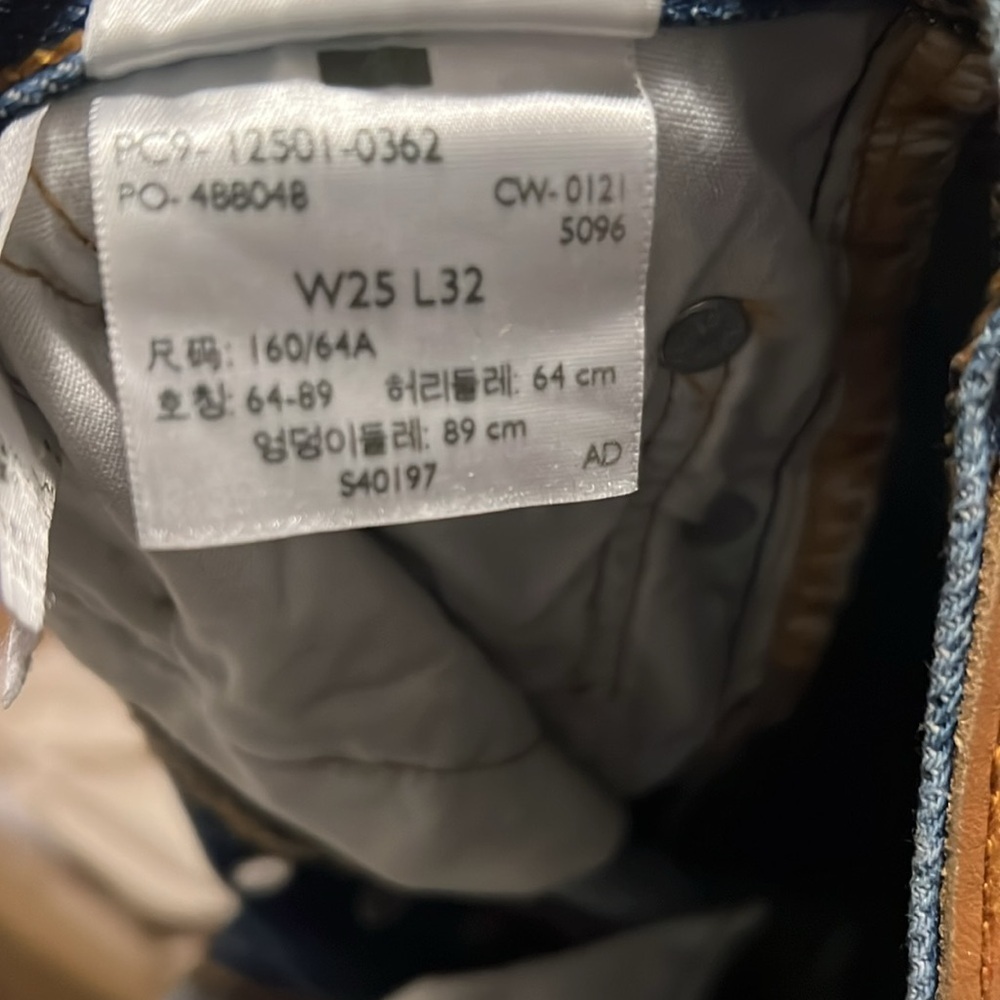 Classic Levi Blue Denim 501 Jeans - Picture 9 of 9